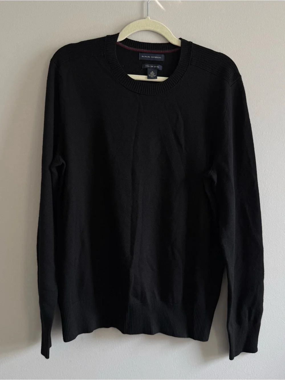Banana Republic Men's Extra Fine Merino Wool Black Crewneck Knit Sweater Medium
